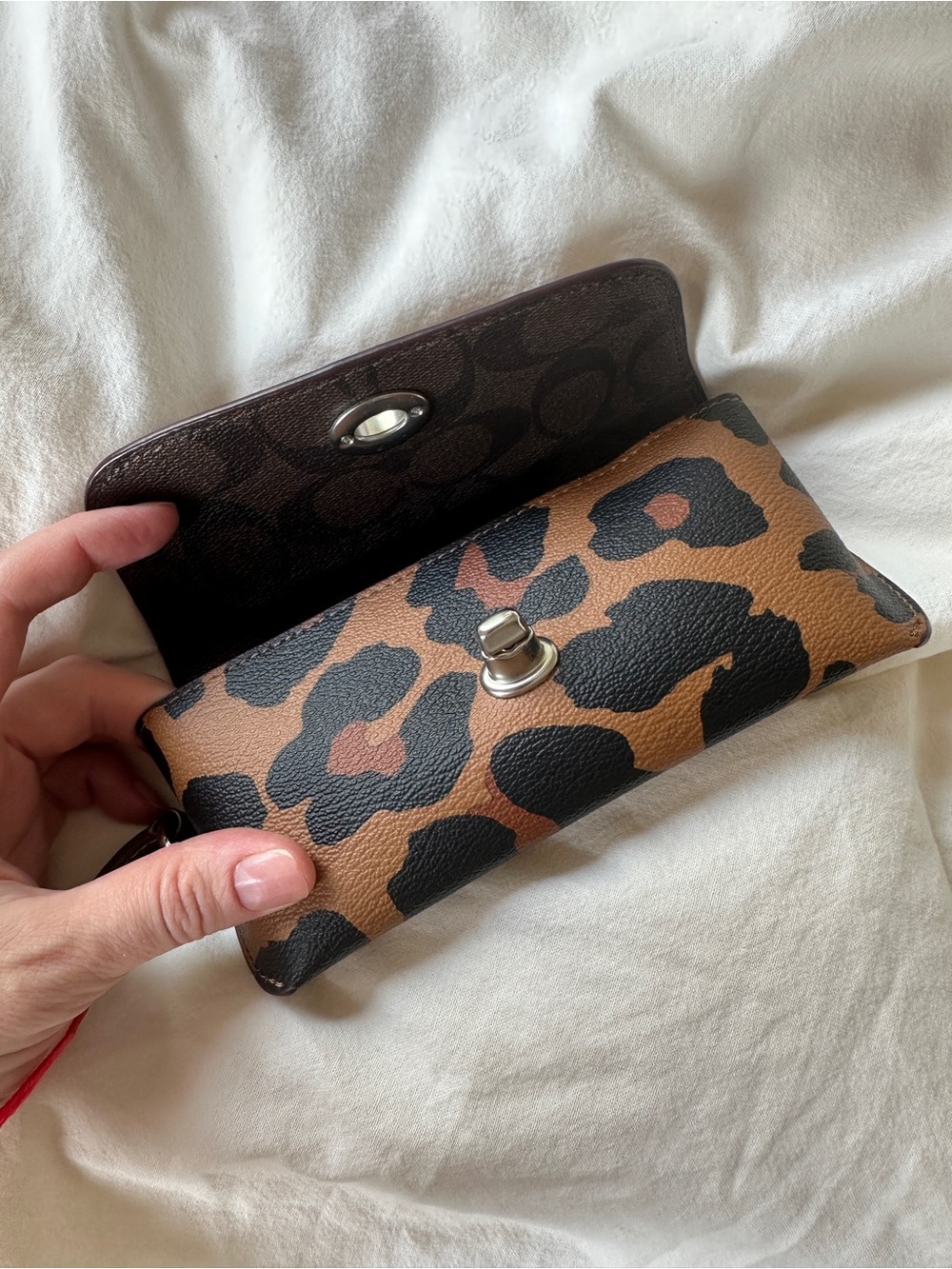 COACH Sunglass Case With Leopard Print And Signature Canvas Interior - Picture 4 of 5